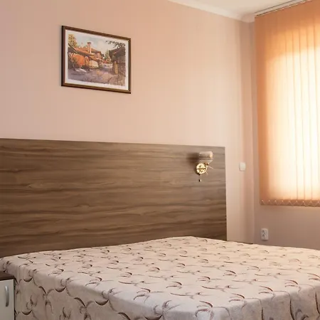 Средна Гора 2 2* 스트렐차